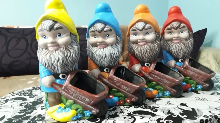 Garden Figure - TK18 - Image 4